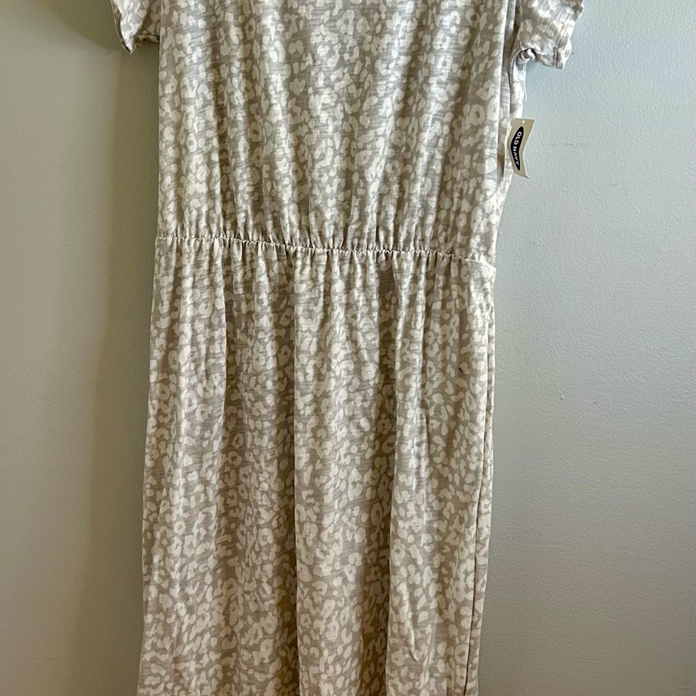 Old Navy Cream and Gray Patterned Dress